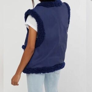 Weworewhat reversible sherpa vest